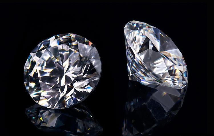 Comment reconnaître un vrai diamant sur une bague ?