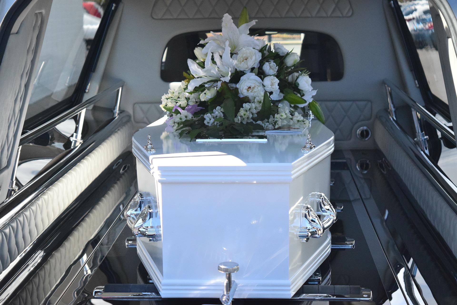 Organisation des obsèques : se préparer à rencontrer un conseil d’une pompe funèbre