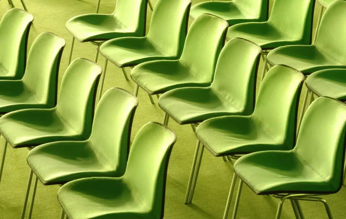Quelles chaises choisir pour équiper une collectivité ?
