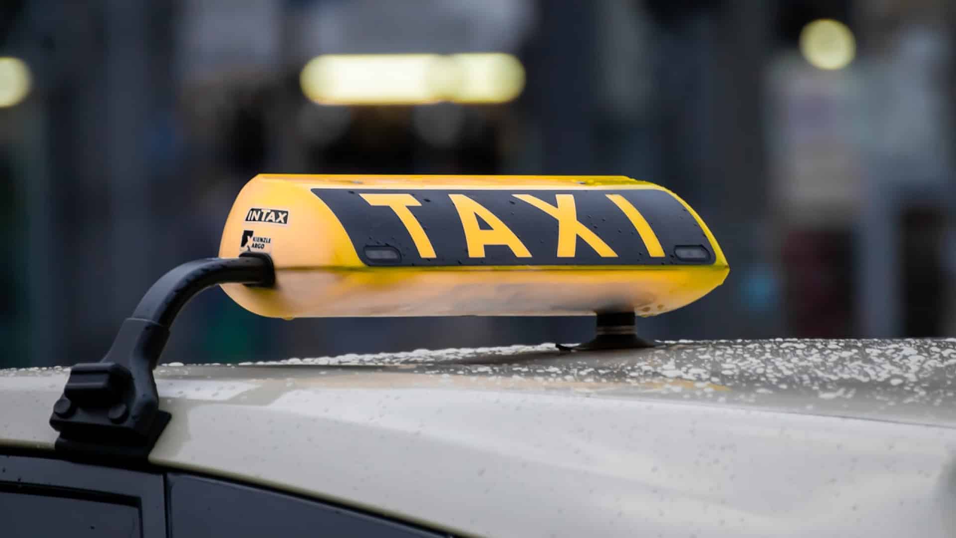 Un taxi vous emmène à l’aéroport de Luxembourg